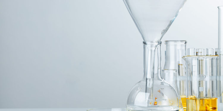  Factores que Influyen en el Precio del Alcohol Cetílico