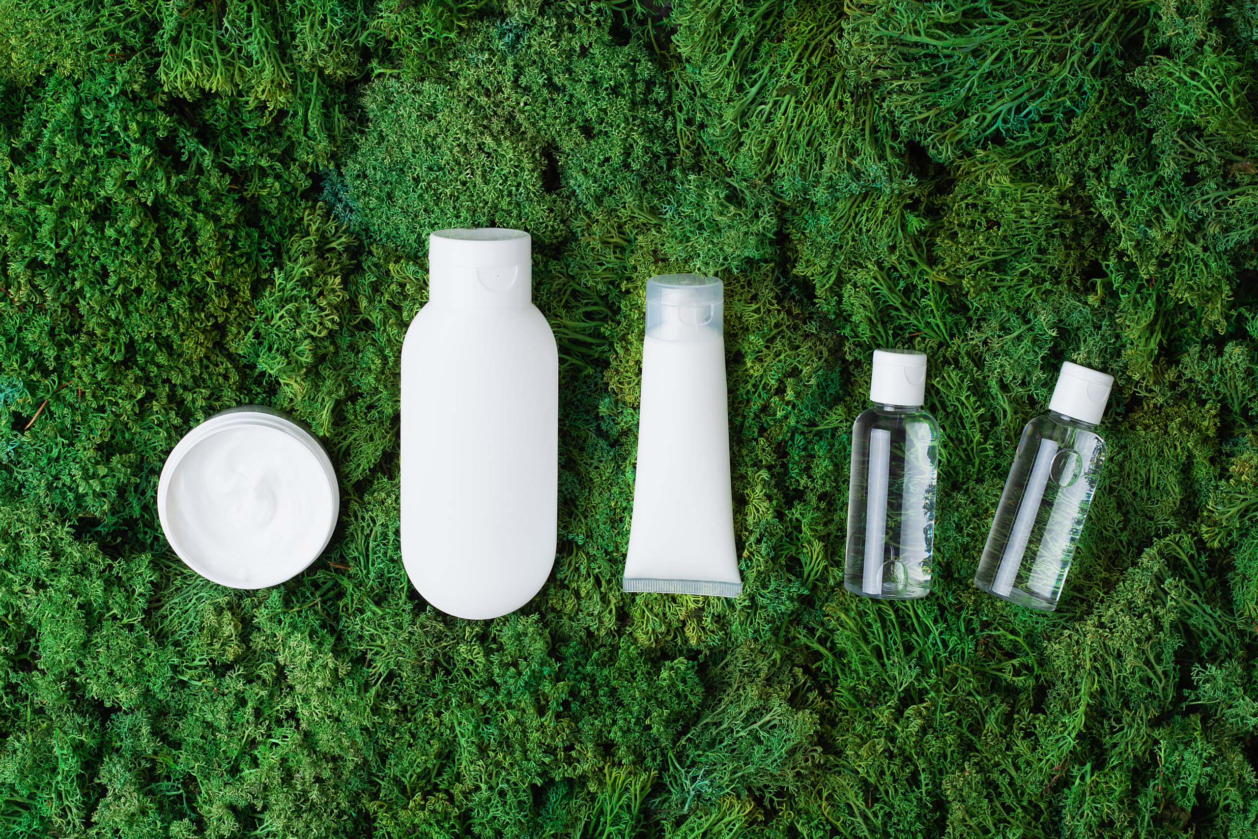 Impulsando la Sostenibilidad en Envases Plásticos: Estrategias y Materiales Innovadores