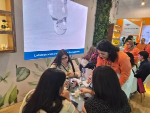 expocosmetica 2026 gerente cuidado personal mostrando formulaciones